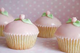 How To Cover Cupcakes With Poured Fondant Cakejournal Com