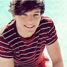 Sierra Holmes's Instagram, Twitter & Facebook