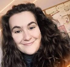 Eleanor Hinds's Instagram, Twitter & Facebook