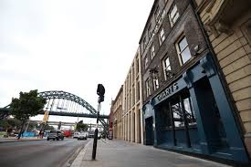 Review Of Charts On Newcastle Quayside Does Riverside Bar