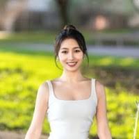 20+ "Laura Qiu" profiles