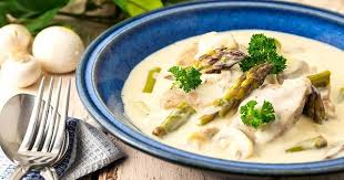 Kalbsragout Mit Spargel Zum Darin Baden Gut Rezept In 2020 Kalbsragout Rezepte Hauptspeise