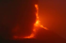Catania airport, also known as catania vincenzo bellini, is the main international gateway to sicily. Etna Fontane Di Lava Cenere E Aeroporto Di Catania Chiuso Qds