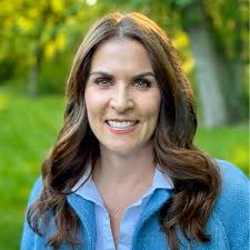 Tamara Neumann's Instagram, Twitter & Facebook