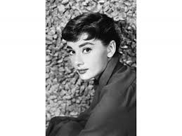 Chi lo ha reso iconico è stata, negli anni '50, audrey hepburn in vacanze romane: Pixie Cut La Storia Le Star Che Lo Hanno Indossato E Come Sceglierlo