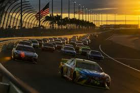 Denny hamlin starts on pole position for this race ahead of joey logano and martin truex jr. Nascar 1 000 Fans Will Be Allowed At Homestead Miami Speedway Miami Herald