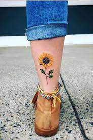 Simple Sunflower Tattoo Designs To Carry Your Favorite Flower On Your Skin Are You Looking For A Cla In 2020 Sunflower Tattoo Tattoo Designs Sunflower Tattoo Design