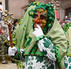Karneval (auch fastnacht oder fasching) steht für zahlreiche bräuche, mit denen die zeit vor aschermittwoch besonders in katholischen gegenden ausgelassen gefeiert wird. Schwabisch Alemannische Fastnacht Wikipedia