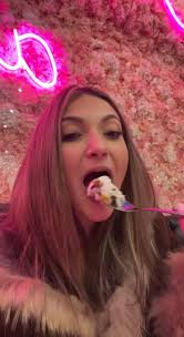 she surprised me 🥺 #mukbang #eatwithme #eatingshow #birthday #draft  #icecream #sundae #cookiesncream #dessert #sweet #tastetest #firstbite  #whippedcream #sugarfactory #nyc