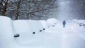 Blizzard Blankets Eastern Seaboard Of Us In Deep Snow Snow Storm Snow Strange Weather