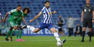The statistics, especially the results of recent games, show that both football teams have high chances to win. Taremi Scores Brace In Porto S 5 1 Win Over Farense Video Persianleague Com Iran Football League