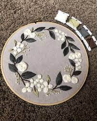 Hand embroidery patterns, easy flower embroidery tutorial, latest flower design welcome to my channel. God Bless People Who Provide Gorgeous Free Patterns And Tutorials Diana Vingert In This Case Link To Pattern In Comments Embroidery