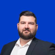 Andrew Cowe's Instagram, Twitter & Facebook