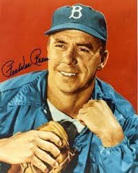 Daniel Brouillard's Instagram, Twitter & Facebook