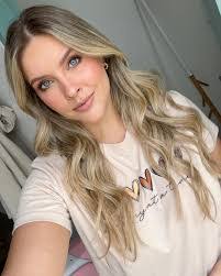 Bella Duran's Instagram, Twitter & Facebook