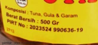 Kakek membawa buah tangan dari desa 2. Label Dalam Kemasan Makanan Olahan Ikan Lalaukan