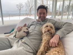Hugh jackman web is a unofficial fansite made by fans for share the latest images, videos and news of hugh jackman , so we have no contact with hugh or someone in his environment. Hugh Jackman On Twitter Dali Allegra