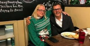 The month leading up to christmas. Regular Customer Shows Christmas Spirit By Tipping Diner 3 000 On 39 Check