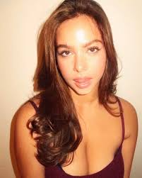 aneliese (@aneliesesantana) • Instagram photos and videos