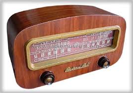 Packard Bell Co 602 Uploaded By Hinrich Grensemann 15 5 16 2 Antique Radio Vintage Radio Radio Design