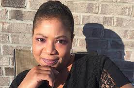 Sadie Robertson speaks in chapel