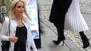 Kardelen acar, erdal acar ile evldir. Kardelen Acar In Cizmesiyle Imtihani Magazin Haberleri