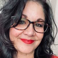 Gloria Varela's Instagram, Twitter & Facebook