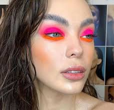 The Clean Color Makeup Trend Is An Effortless New Way To Wear Splashy Hues Pink Lips Makeup Pink Lips Makeup Trends