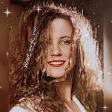 Erin Everly's Instagram, Twitter & Facebook