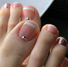 Descubre los mejores diseños de uñas para pies en estas fotos para descubrir nuevas ideas e inspirarte con tu diseño. Pin De Mechita Veliz En Unas Unas De Gel Para Pies Disenos De Unas Pies Unas De Pies Sencillas