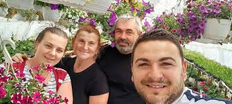 👌🏆Susținem producătorii locali!!!🇷🇴 Cele mai frumoase flori, le găsiți  în Sânmărtinu de Câmpie, pe DJ173, la nr. 309, acolo familia Suciu,  Alexandru și Adriana, cultivă cu sufletul cele mai deosebite flori!!!  Aceștia,
