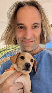 Active snowboarder seeking partner for outdoor adventures in Stevens WA