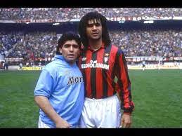 Napoli honoured diego maradona by wearing a new kit echoing the very strong bond between the italian club and his native argentina, when they faced roma on sunday in their first serie a match. Maradona Vs Gullit 1990 Napoli X Milan Youtube