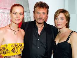 Ses parents divorcent alors qu'elle n'a que 10 ans. Le Jour Ou Laeticia Hallyday A Sabote Un Diner Entre Johnny Et Laura Pureactu Com