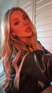 Myriam Galvan's Instagram, Twitter & Facebook