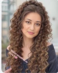 Cheryl Moynihan's Instagram, Twitter & Facebook