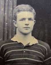 Allan Vale's Instagram, Twitter & Facebook