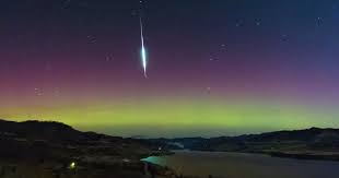 Keep Your Eyes On The Skies It S Fireball Season Meteor Shower Sky Fireball