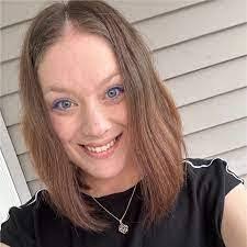 Kristen Doucet's Instagram, Twitter & Facebook