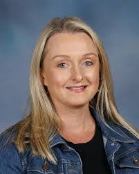 Nina Hutton's Instagram, Twitter & Facebook