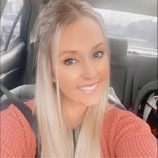 women! let's chat self love 🤍