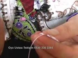 A La Decouverte De L Oya Une Dentelle Turque A L Aiguille Au Crochet Ou A La Navette Qui Orne Traditionnellement Le Foula Aiguille Tatouage Crochet Dentelle