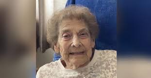 Tracey Risser's Instagram, Twitter & Facebook