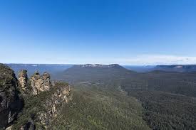 3 sisters blue mountains cottage is perfectly located, only 2 minutes' walk from the popular three sisters. Dream Time Story Of The 3 Sisters In The Blue Mountains