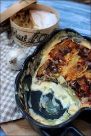 Gratin De Pommes De Terre Au Vin Blanc Et Au Mont D Or Happy Papilles Recette En 2020 Gratin Dauphinois Gratin Pomme De Terre Gratin De Pommes