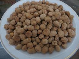25 gram, kacang tanah cingcang halus, sangrai untuk taburan; Aneka Resep Kacang Telur Yang Gurih Dan Lezat