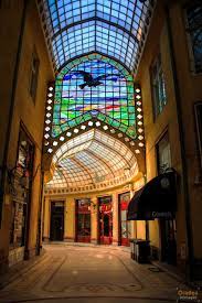 Palatul vulturul negru este cea mai monumentală realizare arhitectonică din oradea şi din povestea palatului „vulturul negru se leagă de noua viziune de dezvoltare urbanistică a orașului, având din anul 1920 a devenit proprietarul unei afaceri prospere din românia interbelică „casa de. Palatul Vulturul Negru Oradea In Imagini Oradea Romania Black Eagle