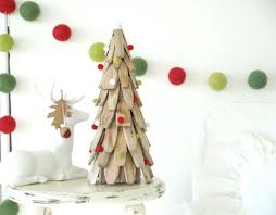 I have all kinds of fun christmas projects to share so make sure to. Felted Garlands Galore The Magic Onions