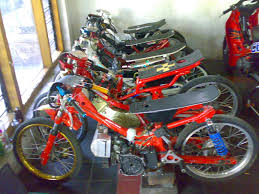 Bentuk ini merupakan panduan untuk menggambar badan motor. Gambar Grafiti Sepeda Motor Drag Stylecustom