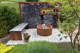 Sichtschutz Kleine Terrasse Vorne Feuerstelle Garten Kleine Terrasse Garten